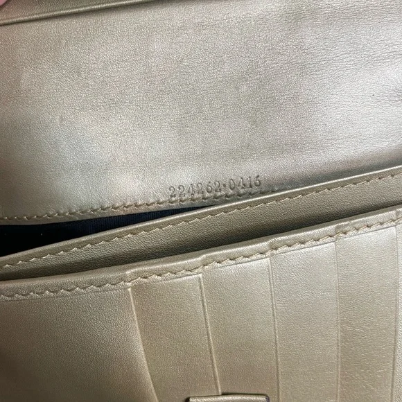 EUC Gucci Gold Imprime GG WOC - Picture 15 of 16